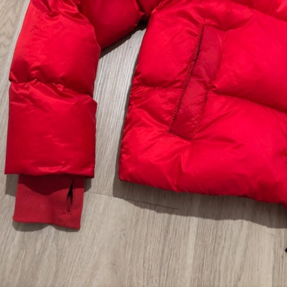 Beyond Yoga Big Cozy Hooded Puffer Jacket Ruby Red S Small $198 - Picture 4 of 4